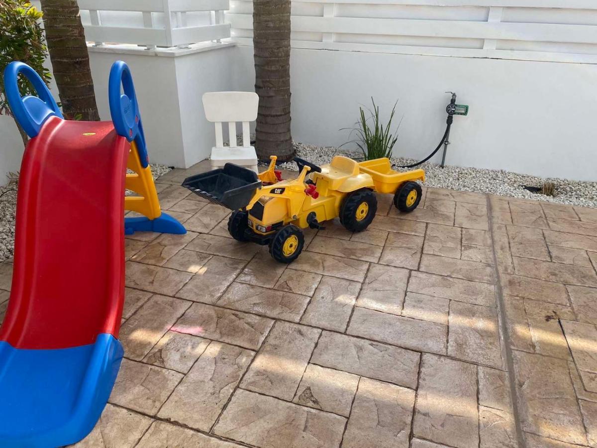 Villa Diana - 200 Meters From Kapparis, Fireman'S Beach 帕拉利米尼 外观 照片