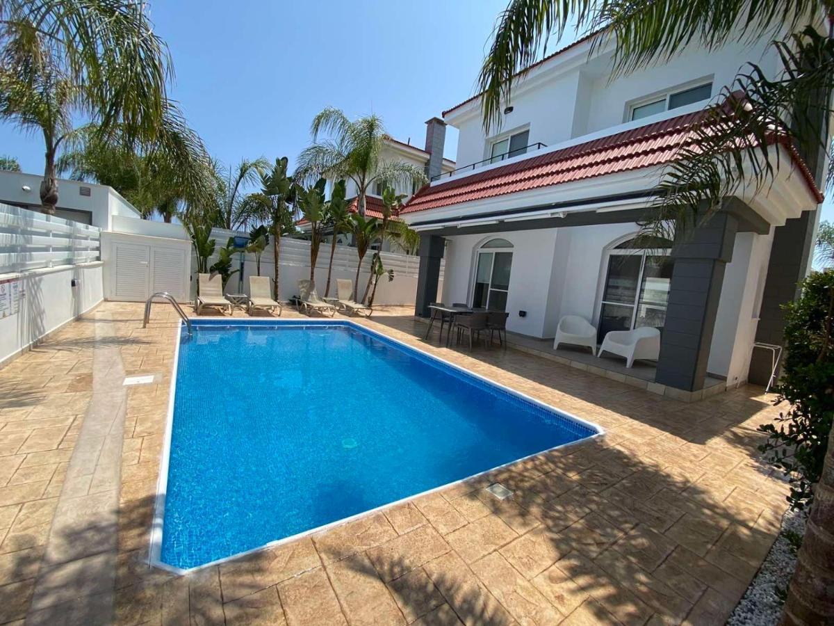 Villa Diana - 200 Meters From Kapparis, Fireman'S Beach 帕拉利米尼 外观 照片