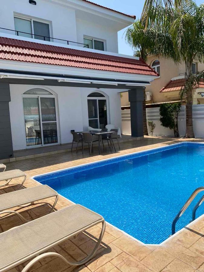 Villa Diana - 200 Meters From Kapparis, Fireman'S Beach 帕拉利米尼 外观 照片