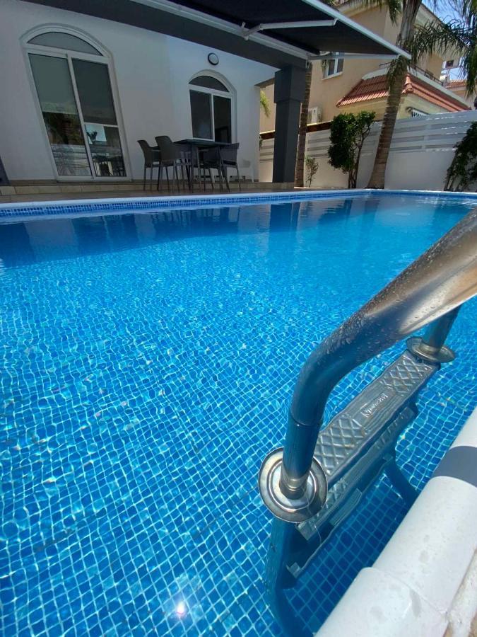 Villa Diana - 200 Meters From Kapparis, Fireman'S Beach 帕拉利米尼 外观 照片